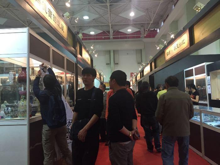 第八届上海中国古玩艺术品博览会火爆现场,人