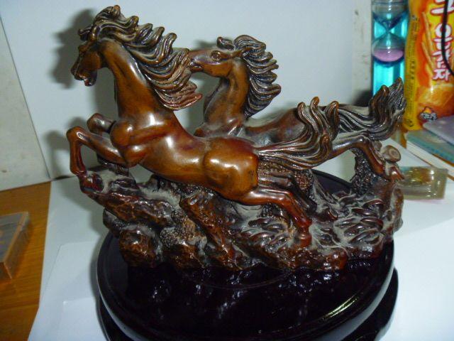 这马是用什么木头做的?价值多少哦_这马是用