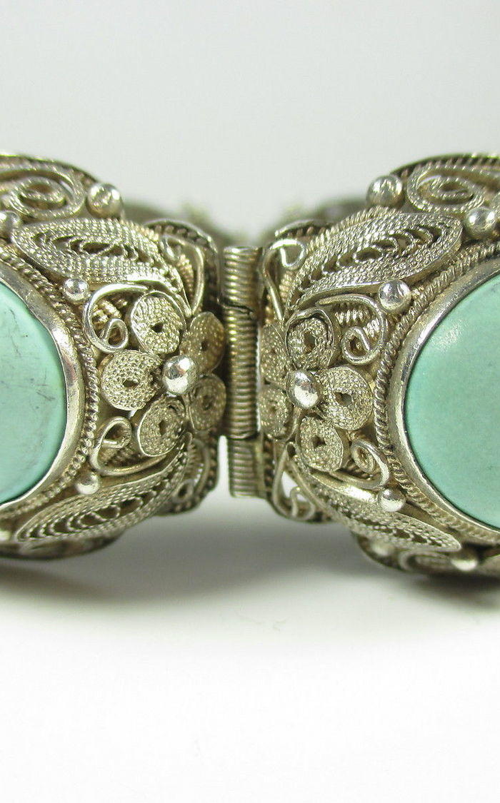 老师是出口创汇时期的珊瑚手链吗?现在的价位