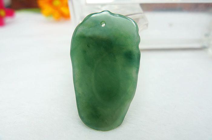 缅甸老种A货翡翠 满绿精雕立地成佛翡翠吊坠带