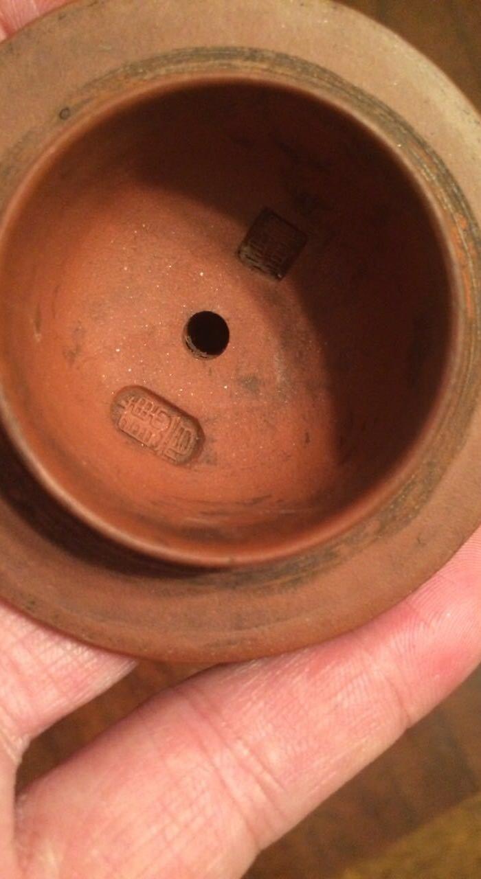 陈岩紫砂壶,求鉴定真伪和估价,谢谢_陈岩紫砂