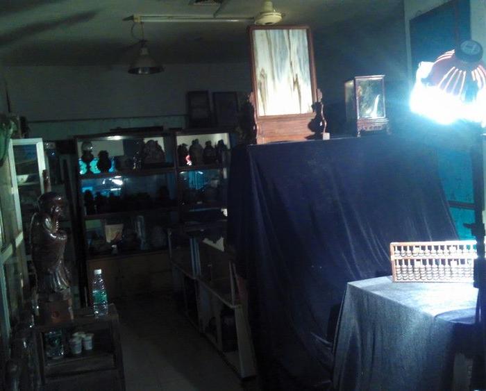 广东佛山电视台古董节目组到我店里拍摄藏品_