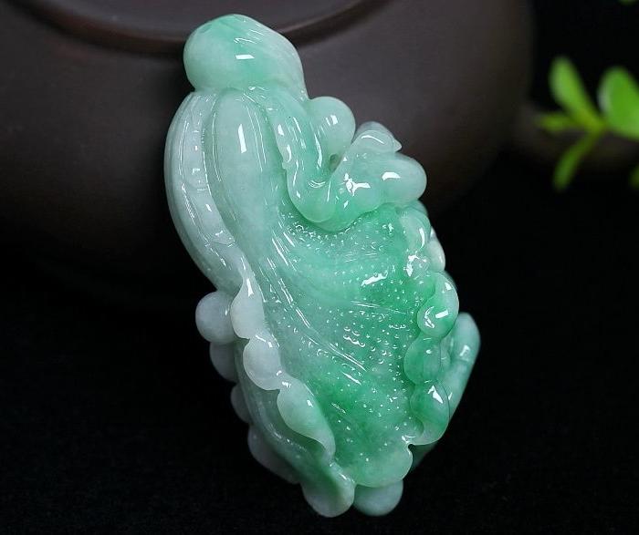 翡翠白菜的寓意_翡翠白菜的寓意鉴定_来自藏