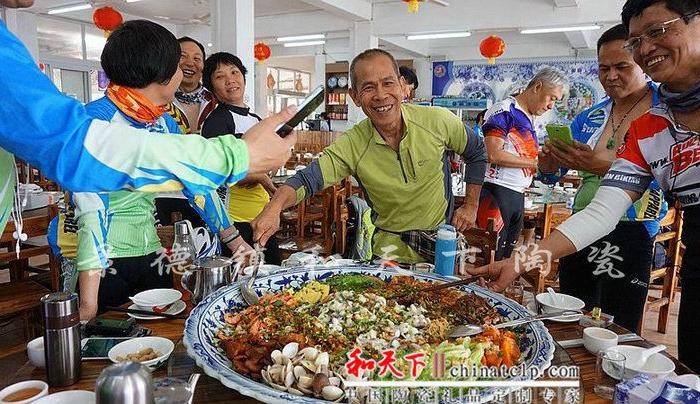 酒店装菜的大盘子 定做装菜大圆盘_酒店装菜的