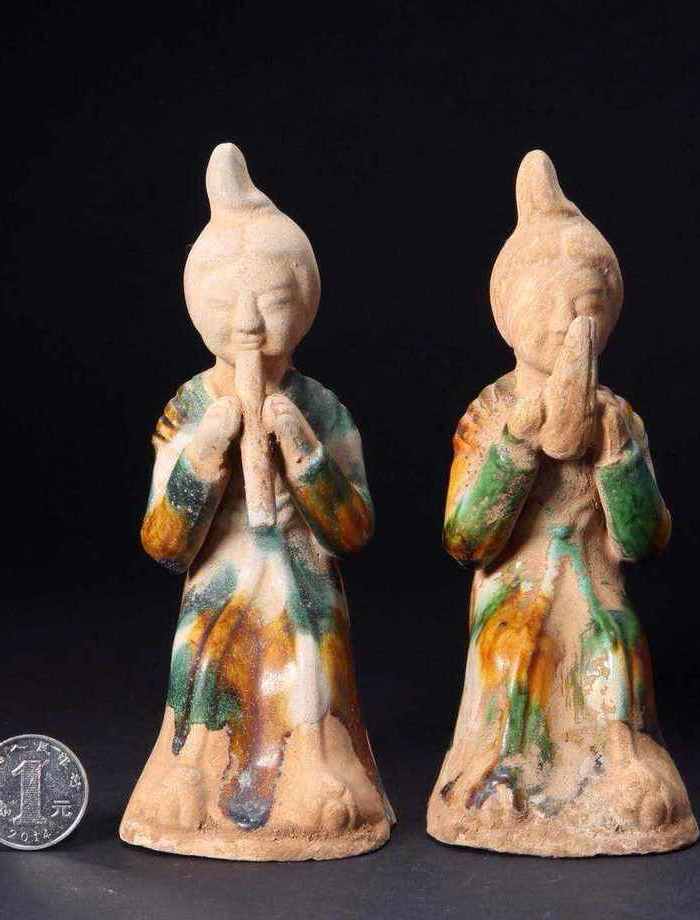 出土唐三彩人物摆件_出土唐三彩人物摆件鉴定