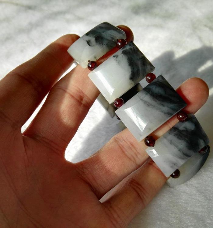 和田玉墨玉青花手牌_和田玉墨玉青花手牌鉴定