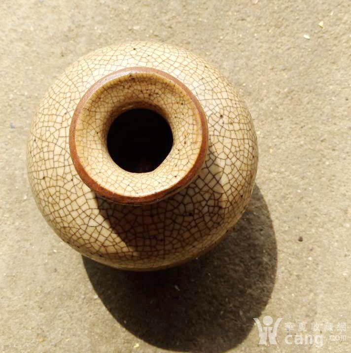 在乡下老房子发现的裂纹釉花瓶是什么年代的_