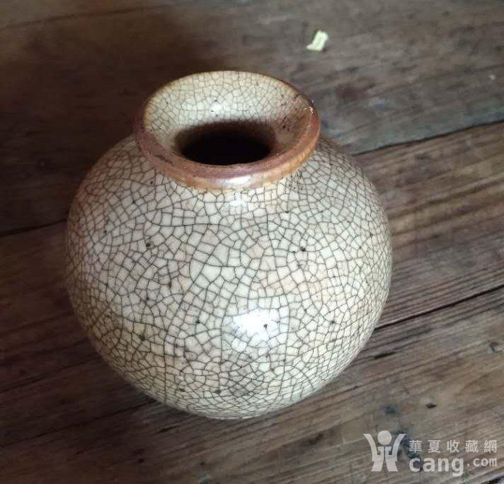 在乡下老房子发现的裂纹釉花瓶是什么年代的_