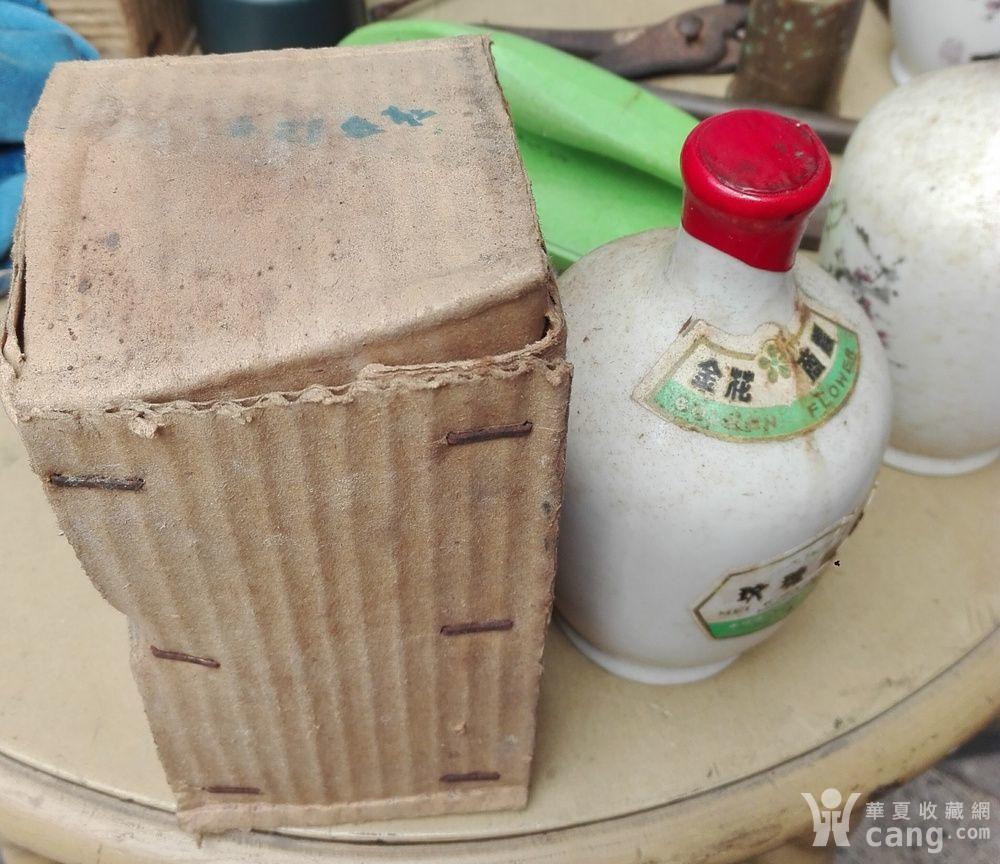 50 60年代天津供出口的金花牌瓷瓶玫瑰露酒?