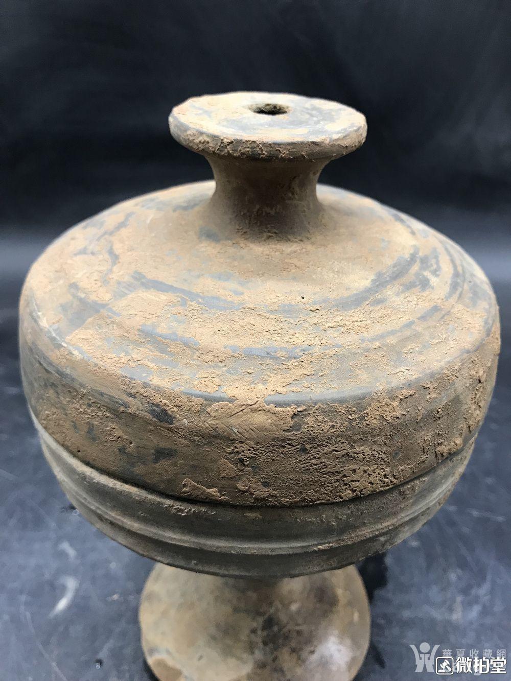 灰陶豆,看盖子有疑问,请老师鉴定估价
